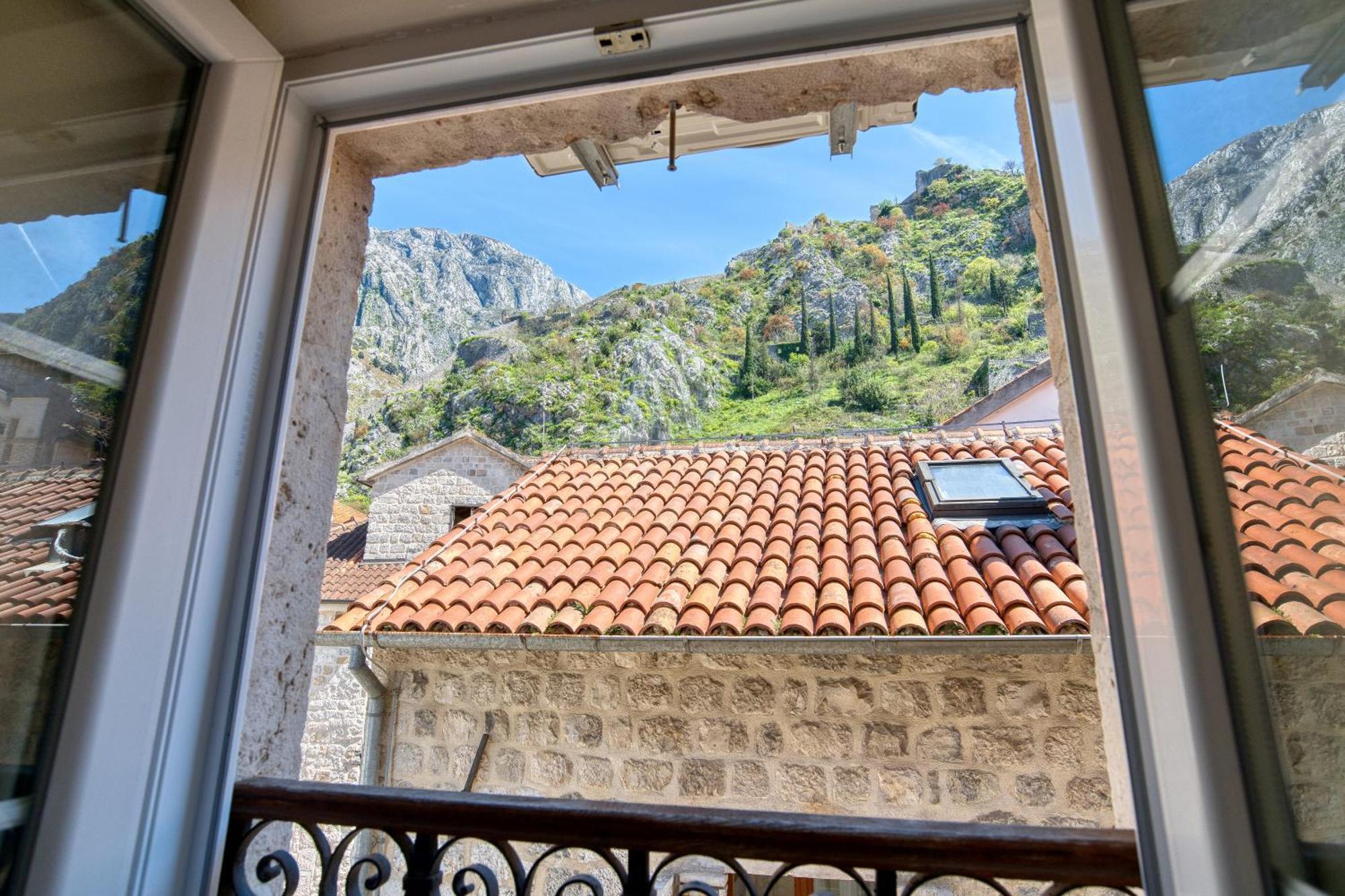Hotel Rendez Vous Kotor Exteriör bild