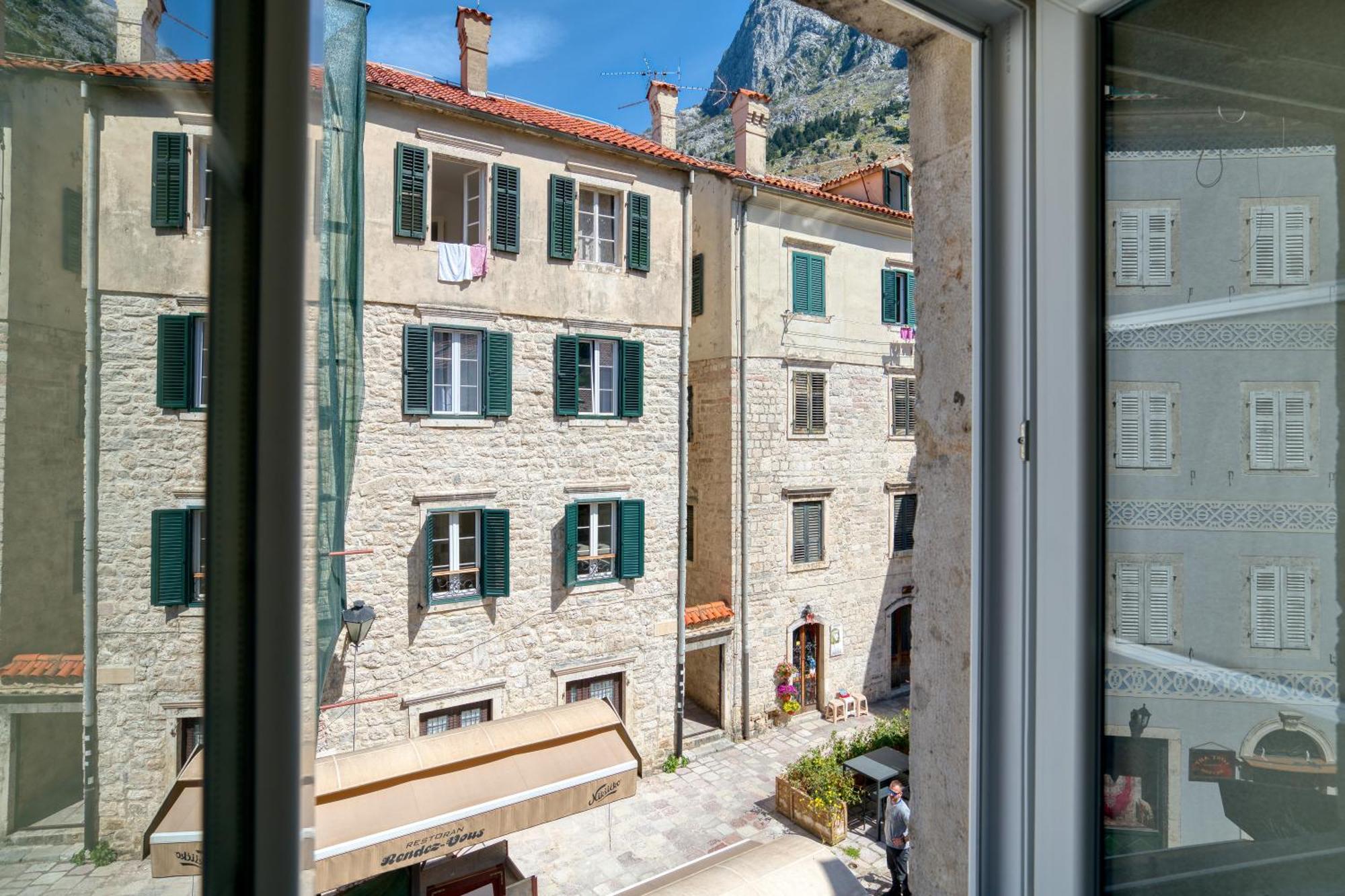 Hotel Rendez Vous Kotor Exteriör bild