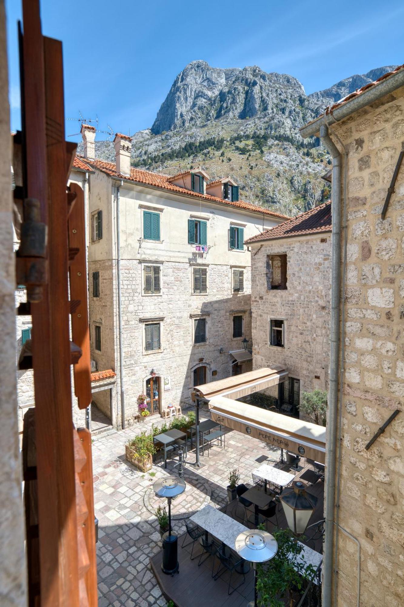 Hotel Rendez Vous Kotor Exteriör bild