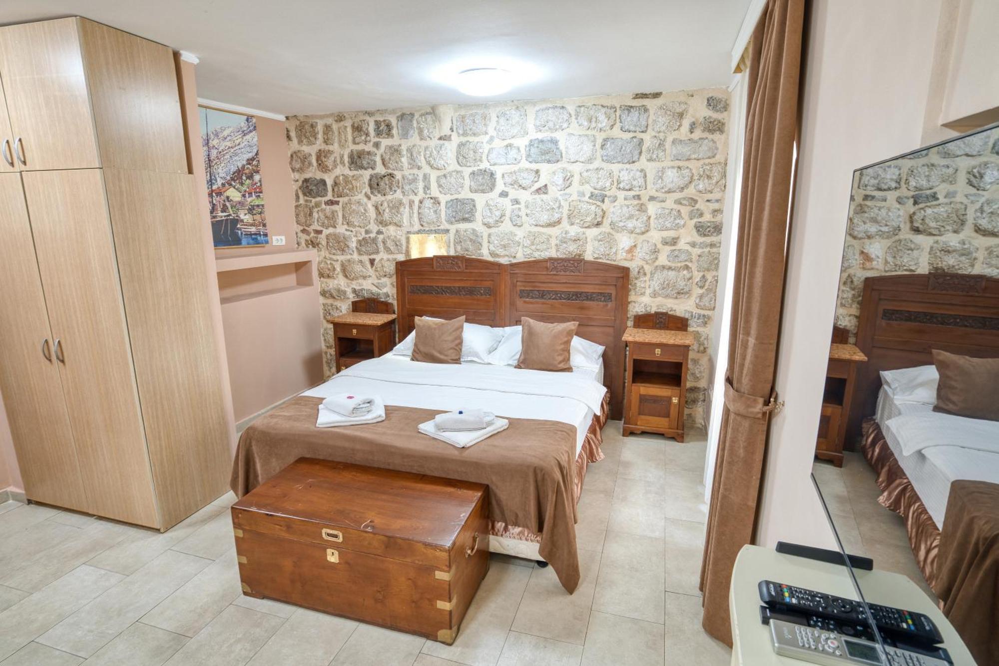 Hotel Rendez Vous Kotor Exteriör bild