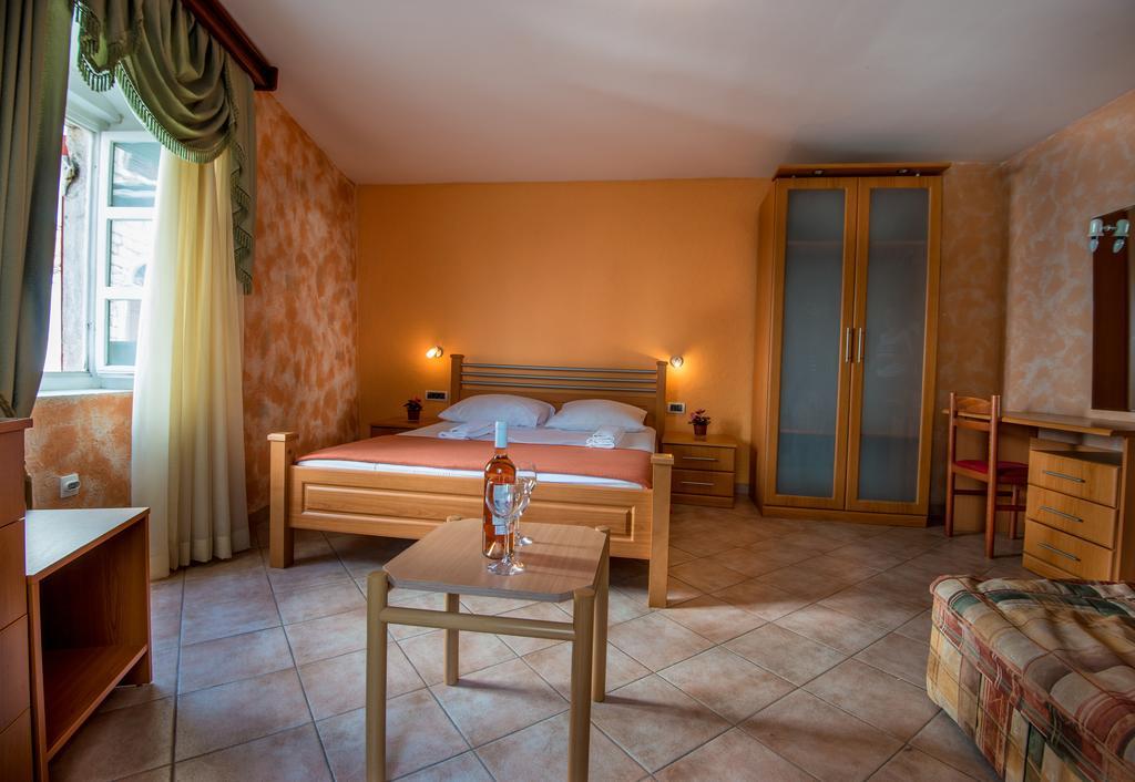 Hotel Rendez Vous Kotor Exteriör bild